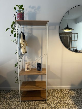 2 Estanterías Abiertas Metálicas y Madera