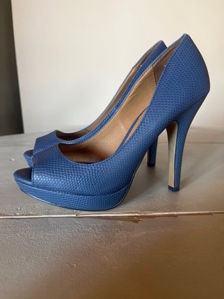Zapatos de tacón azules con plataforma