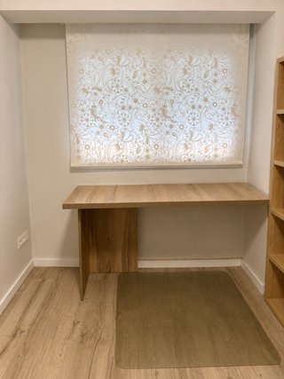 Escritorio de madera hecho a mano