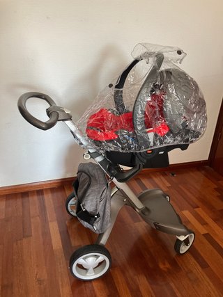 Cochecito Stokke + capazo + silla y accesorios