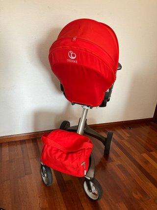 Cochecito Stokke + capazo + silla y accesorios