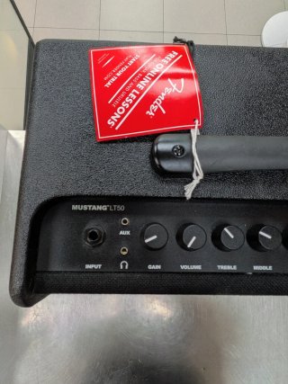 Amplificador de Guitarra Fender Mustang LT50