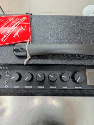 Amplificador de Guitarra Fender Mustang LT50