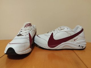 Zapatillas Nike Blancas y moradas