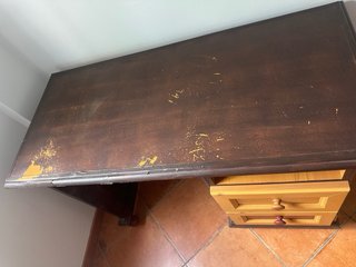 Mueble de escritorio de madera