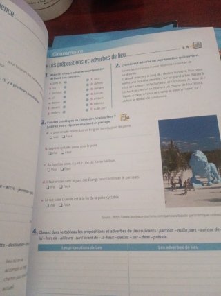 Vendo libros a estrenar  de Francés B1 EOI