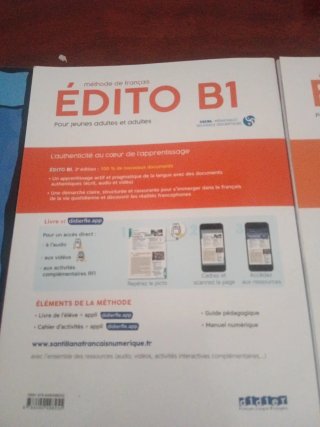 Vendo libros a estrenar  de Francés B1 EOI