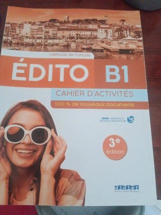 Vendo libros a estrenar  de Francés B1 EOI