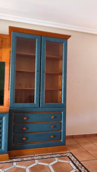 Mueble TV azul y madera de madera de pino