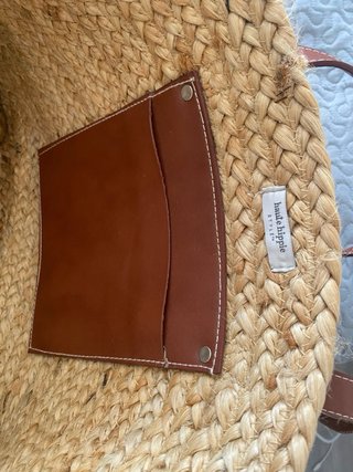 Bolso de rafia con bolsillo de piel