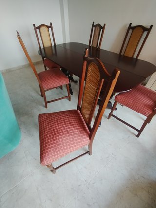 Mesa de comedor nogal y sillas (6)