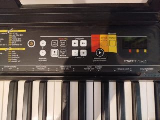 Teclado eléctrico con soporte
