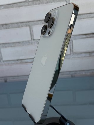 iPhone 14 Pro Max 256GB al 98% in Argento con Bordi Dorati