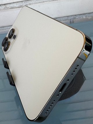 iPhone 14 Pro Max 256GB al 98% in Argento con Bordi Dorati