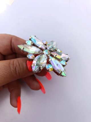 Anillo grande con piedras