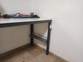 Escritorio blanco y negro
