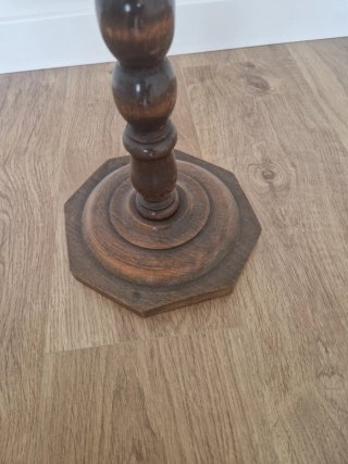 Cenicero antiguo de madera y metal