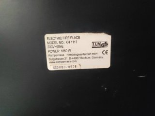 Estufa eléctrica negra y plateada