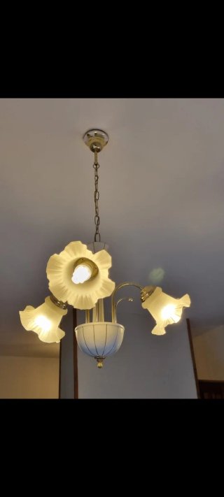 Lampadario vintage oro e bianco