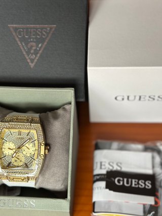 Reloj Guess Dorado y Blanco