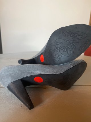 Zapatos de tacón grises talla 36