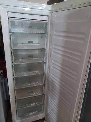 Congelador MIELE 1.85m x 60cm