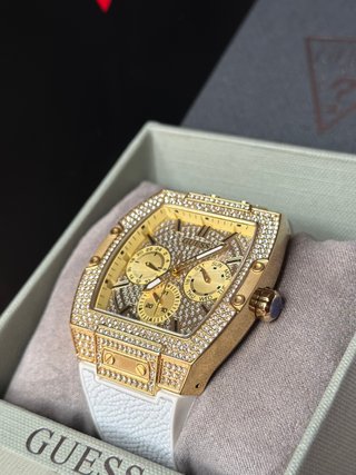 Reloj Guess Dorado y Blanco con Cristales