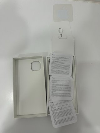 Caja iPhone 14 Plus (sin cable)