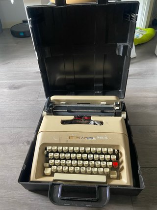 Máquina de escribir Olivetti Lettera 35