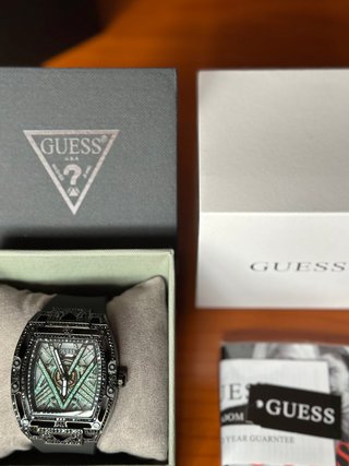Reloj Guess Negro y Verde