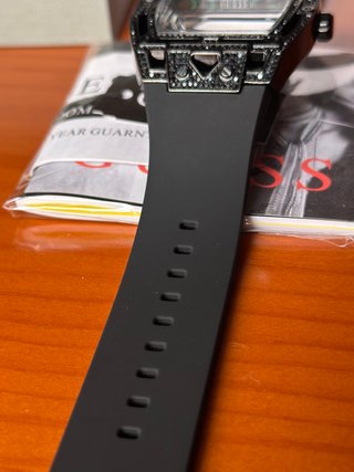 Reloj Guess Negro y Verde