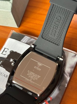 Reloj Guess Negro y Verde