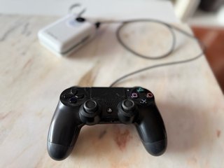 PS4 400GB + Mando + Auriculares Turtle Beach P12