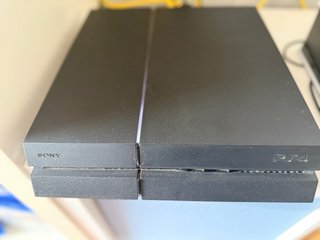PS4 400GB + Mando + Auriculares Turtle Beach P12