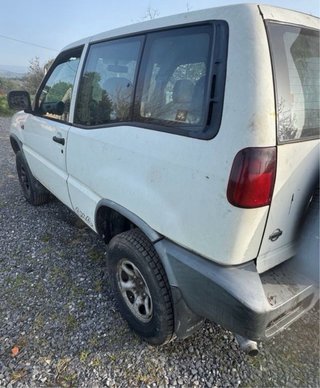 Nissan terrano 100cv para recambios con docu