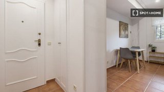 Piso en alquiler en Apóstol Santiago en Madrid