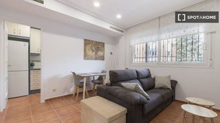 Piso en alquiler en Apóstol Santiago en Madrid