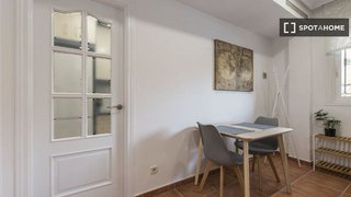 Piso en alquiler en Apóstol Santiago en Madrid