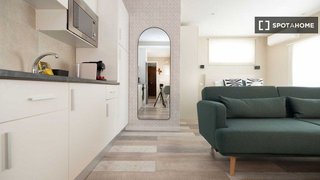 Piso en alquiler en Valdeacederas en Madrid