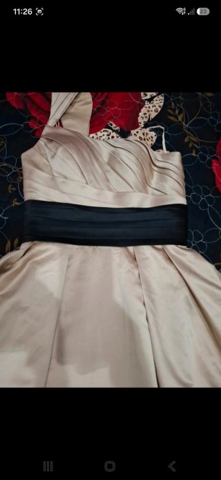 Vestito donna beige con cintura nera