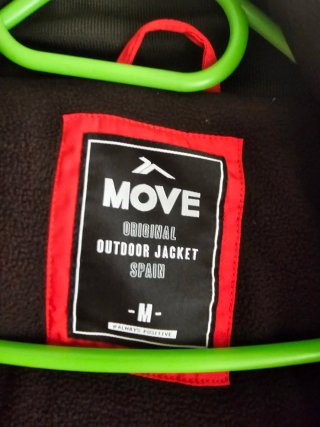 Chaqueta MOVE roja con capucha de pelo