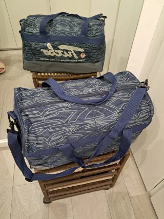 Bolso de deporte Turbo azul y blanco