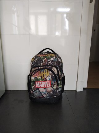 Mochila escolar con ruedas Marvel