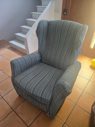 Sillón orejero reclinable tela cuadros con funda