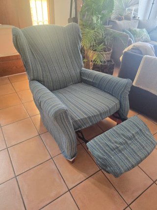 Sillón orejero reclinable tela cuadros con funda