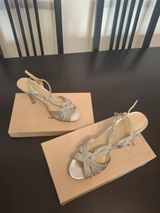 Zapatos de tacón plateados fiesta boda