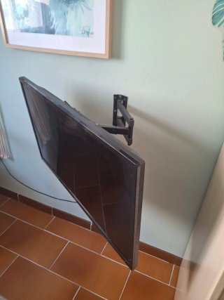 TV JVC 32 + Soporte Pared Articulado