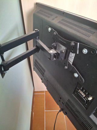 TV JVC 32 + Soporte Pared Articulado