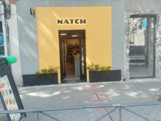 Macetero  fachadas de comercios. Cualquier medida.