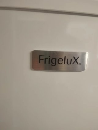 Frigorífico blanco 140 x 60cm
